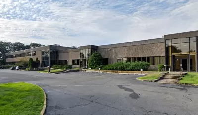 Photo of the Aries office building at the Manasquan, NJ location of their Mid-Atlantic region.